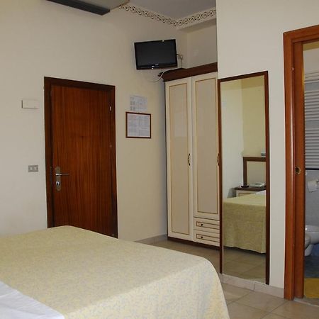 Hotel Nettuno Католика Екстериор снимка