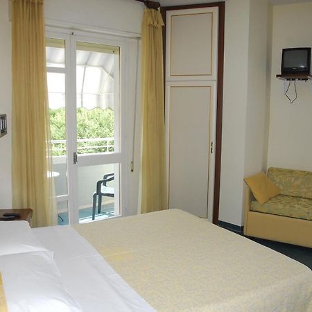 Hotel Nettuno Католика Екстериор снимка