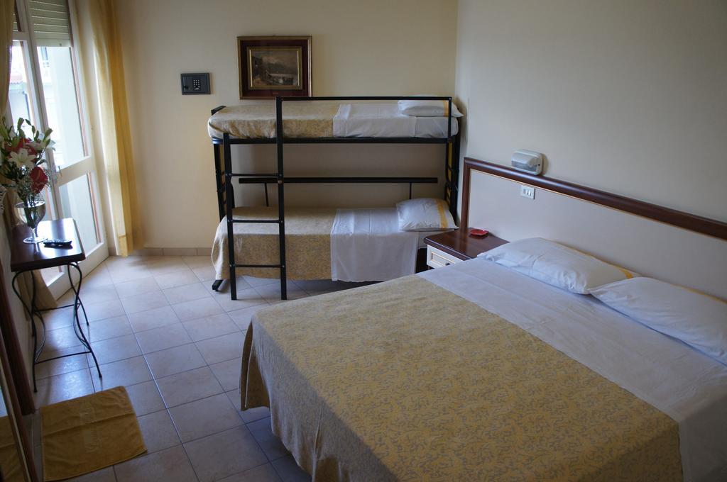 Hotel Nettuno Католика Екстериор снимка