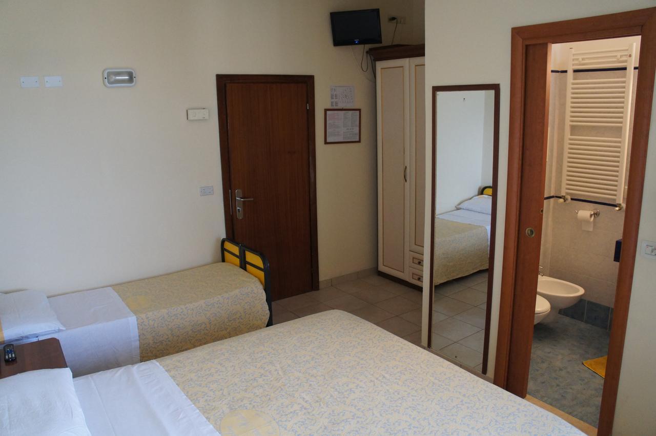Hotel Nettuno Католика Екстериор снимка