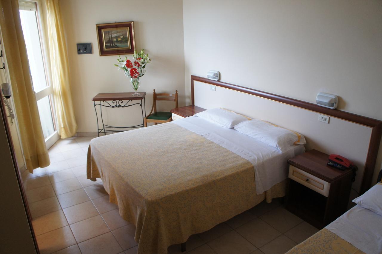 Hotel Nettuno Католика Екстериор снимка