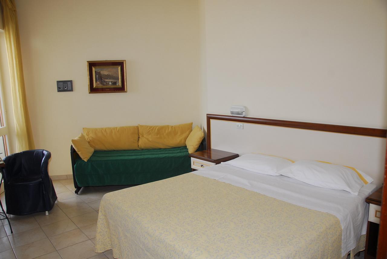 Hotel Nettuno Католика Екстериор снимка