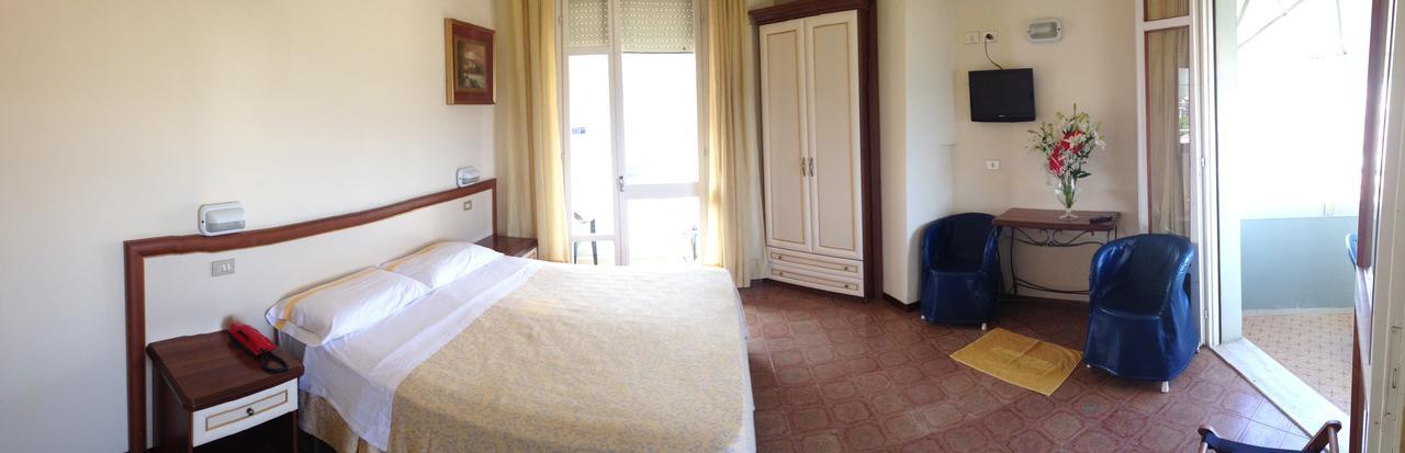 Hotel Nettuno Католика Екстериор снимка