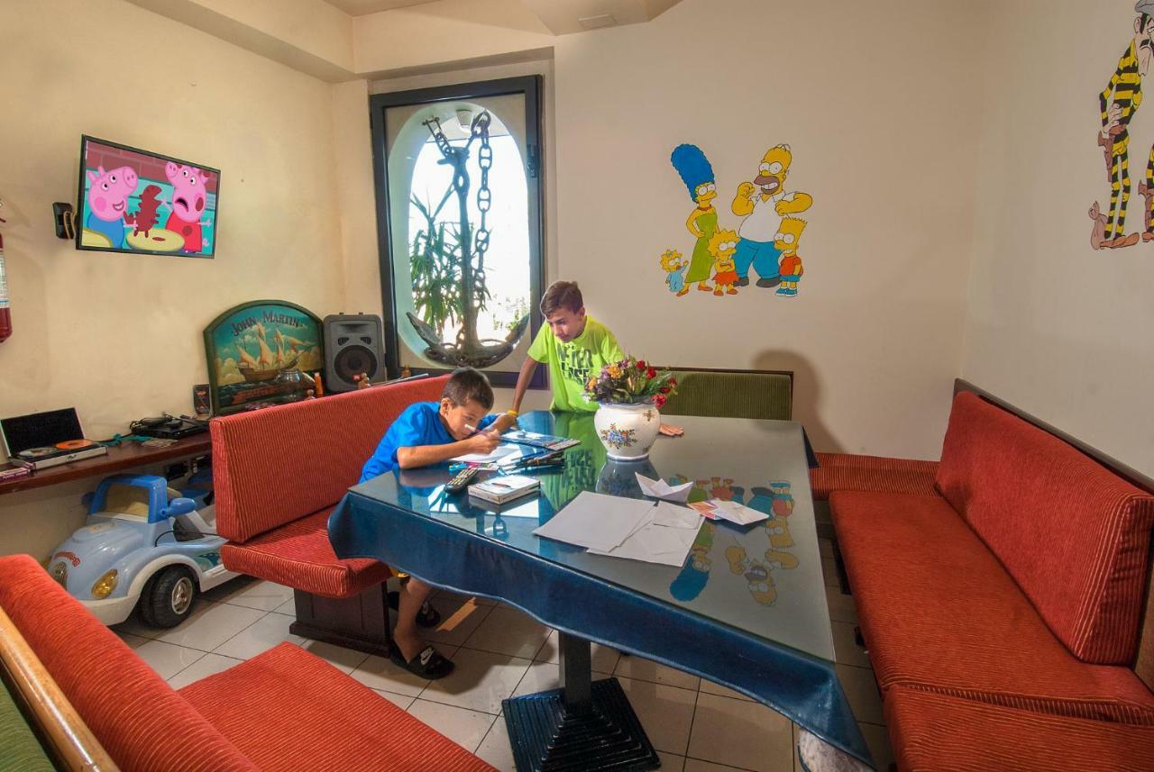 Hotel Nettuno Католика Екстериор снимка
